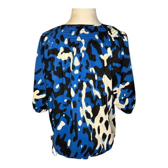 NEW Calvin Klein Women’s Size Medium Abstract Smocked Pullover Top NWT - Picture 4 of 8